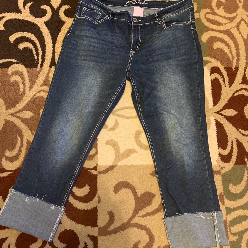 Women’s size 16 Hydraulic brand boyfriend jeans.